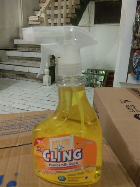 Pembersih Kaca Cling Isi Ulang 425ml