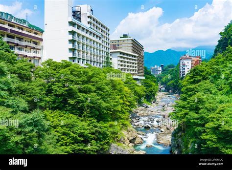 El Barranco De Kinugawa En Las Aguas Termales De Kinugawa Y La Zona Del