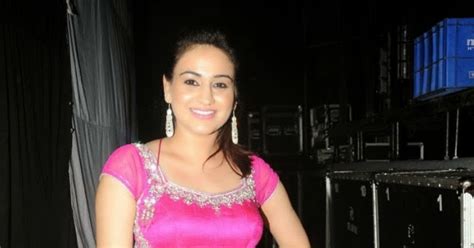 Masala Lake Aksha Hot Sexy Navel Photos In Jeans