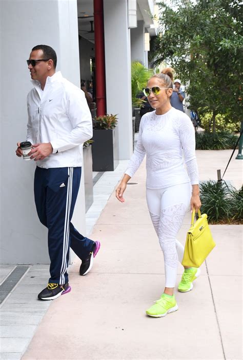 Jenifer Lopez Hot Celebs Home