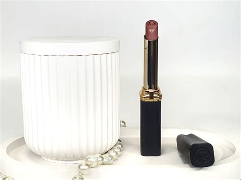 L Oreal Color Riche Intense Volume Matte Le Nude Unapologetic Amirat