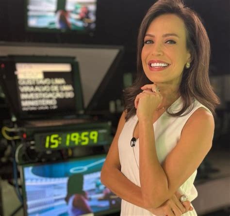 Com Fabiana Oliveira After De A Fazenda Está De Volta à Record News Metrópoles