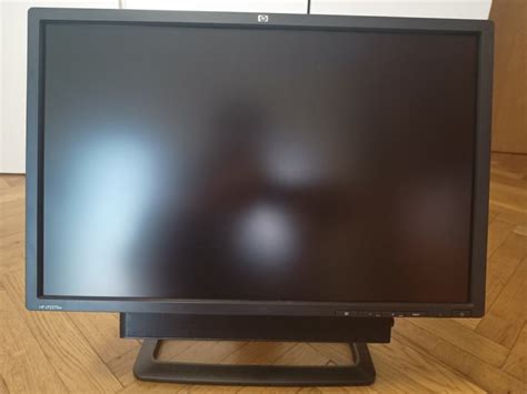 Monitor HP LP2275W orginal HP zvučnici DVI I DP 4xUSB HDCP pivot