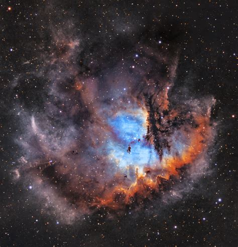 Pacman Nebula NGC 281 NGC 281 Is An Emission Nebula Locate Flickr