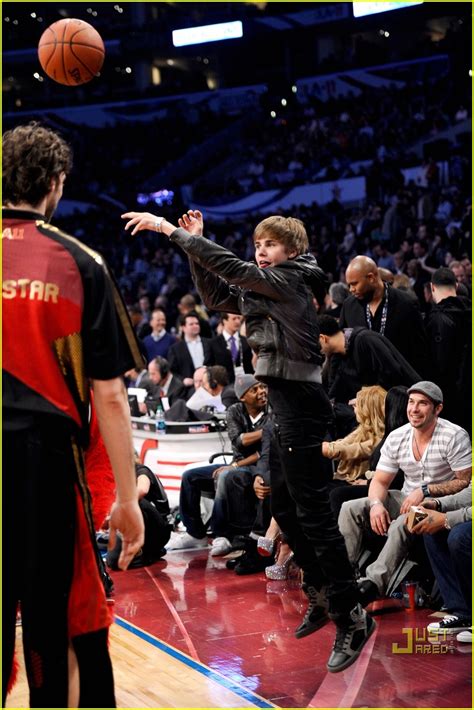 Justin Bieber Nba All Star Game With Rihanna Photo 2521517 Beyonce