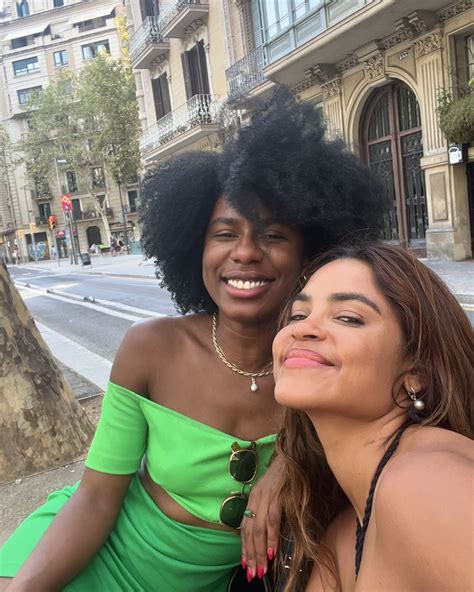 Lucy Alves Celebra Primeiro Dia Dos Namorados Com Indira Nascimento