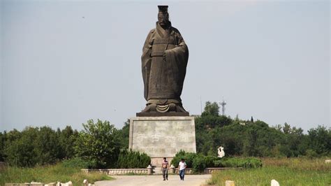 Chinas First Emperor Flattened After Wind Fall Bbc News