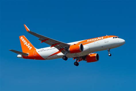 G UZHG AIRBUS HAMBURG A320 251N A20N C N 8243 EASYJET UK Flickr