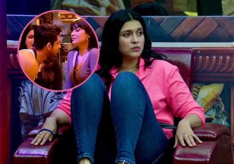 Bigg Boss 17 Mannara Chopra Calls Khanzaadi Characterless For Flirting