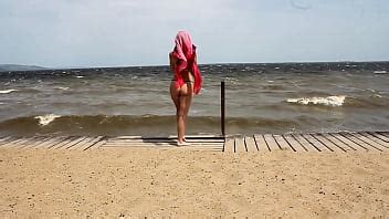 In Bikini Sulla Spiaggia Di Khuchugury XVIDEOS