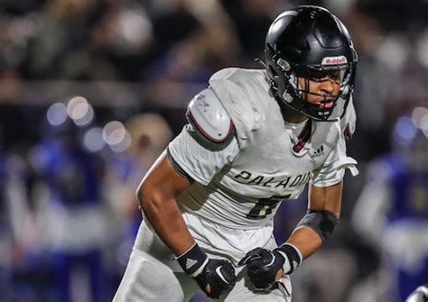 Football Photos Paramus Catholic Vs No 6 Donovan Catholic In The