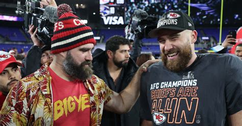 Fans Can't Get Over New Throwback Photo of Travis and Jason Kelce - Parade