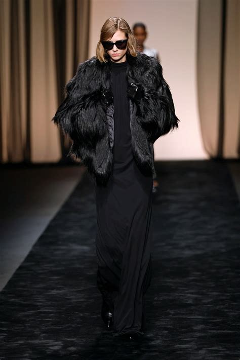 Alberta Ferretti Fashion Show Runway Ready To Wear Fall Winter