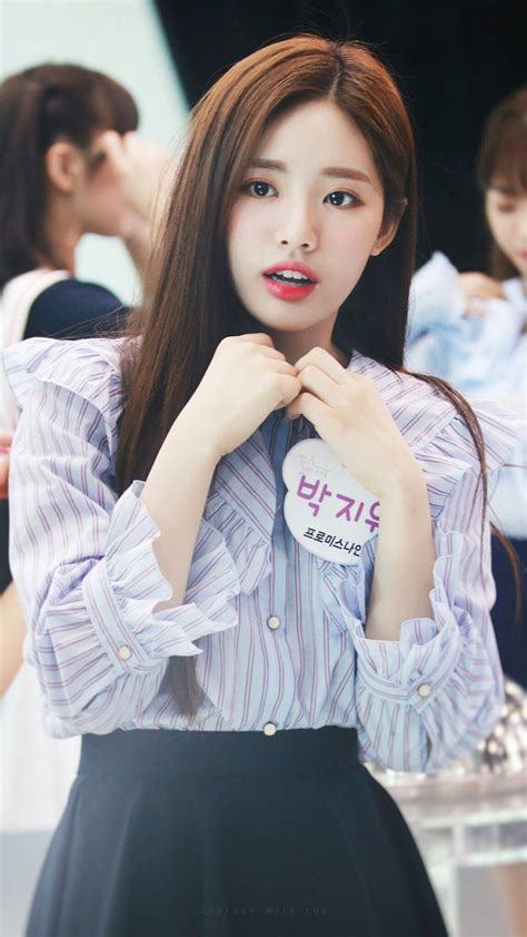 Fromis9 Jiwon Kpop Asian Beautiful Person Whiter Skin Kpop