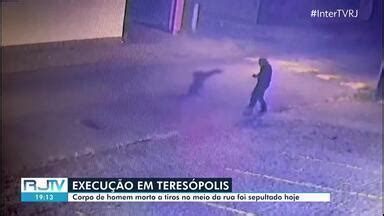 Rj Inter Tv Edi O Homem Executado A Tiros No Meio Da Rua Em