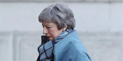 Theresa May Will Brexit Abkommen Wieder Aufschn Ren