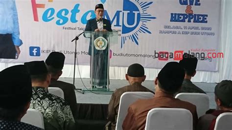 Rektor Ibu Assoc Prof Dr H Nurcholis Sunuyeko M Si Saat