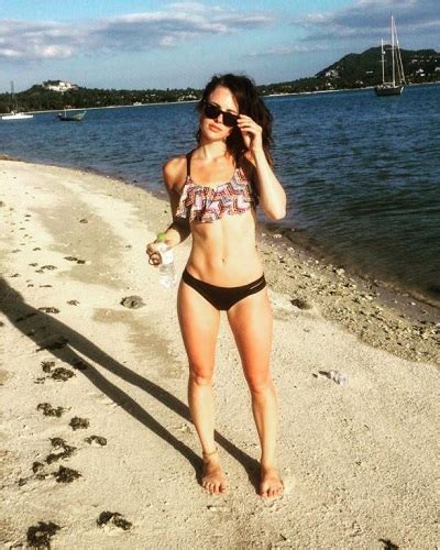 Hot Sexy Olivia Chenery Bikini Pics