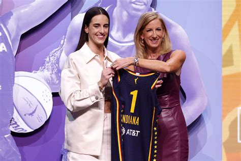 Wnba Draft Iowa Star Caitlin Clark Selected No 1 Overall By Indiana