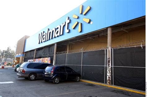 Walmart y Bimbo se ampararon contra ley eléctrica AMLO indica que