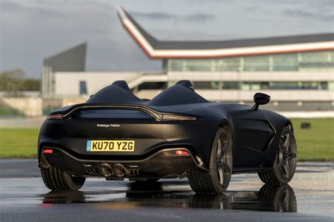 Primeras Im Genes Del Aston Martin V Speedster Una Edici N Limitada