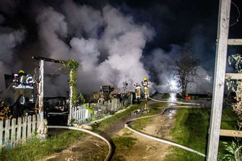 Wohnwagen In Flammen Gro Brand Auf Dem Campingplatz Th Ringen