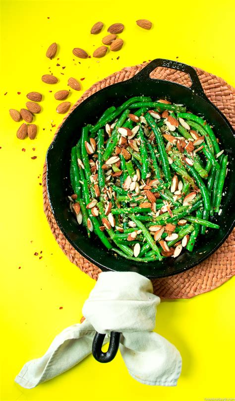 Sautéed green beans with toasted almonds · Cook Eat Laugh