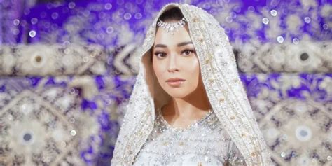 wear traditional minang wedding dress nikita willy  beautiful