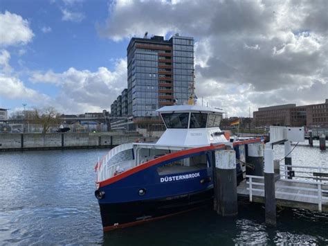 Fahrt mit der Fördefähre von der Bahnhofsbrücke zur Reventloubrücke