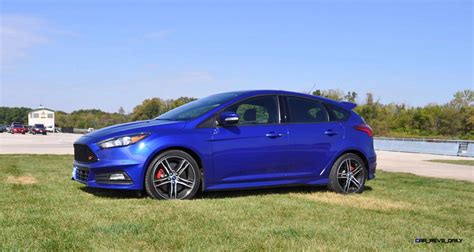 2016 Ford Focus St Kona Blue 42