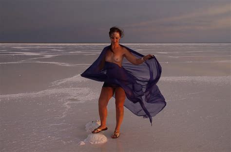On Sunset Light With DeepBlue Shawl On Salt Lake 39 Nude Pics XHamster