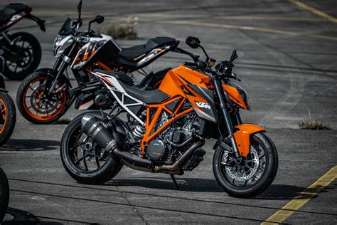 Ktm Duke A Os Evolucionando La Categor A Naked