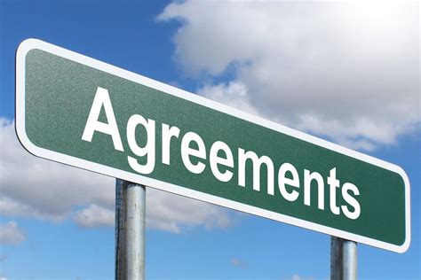 Agreements Free Of Charge Creative Commons Green Highway Sign Image