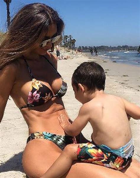 7 Hot Sexy Valerie Adams Bikini Pics