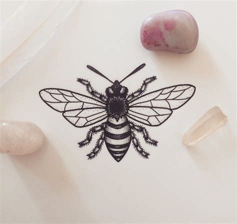 Tekening Bij Bumble Bee Tattoo Bee Tattoo Ink Tattoo