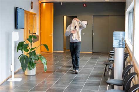 R Ttarh Ld Hafin Vegna Skot R Sar Fj Lskyldu A Fangadagskv Ld Skaut Sex Skotum Ttina A