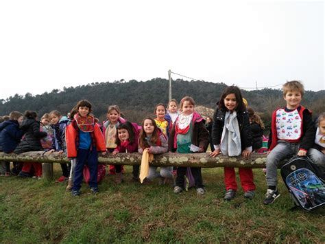 DIJOUS LLARDER BALL DE CARNAVAL P5 Agustí Gifre Educació Infantil