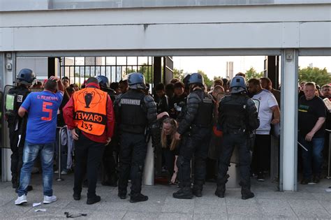 Incidents au Stade de France trois hommes condamnés pour des