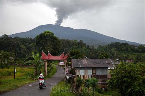 hingga hari keempat gunung marapi sumbar  mengalami erupsi