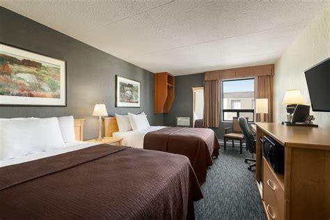 Travelodge by Wyndham Edmonton West | Edmonton, AB Hotels