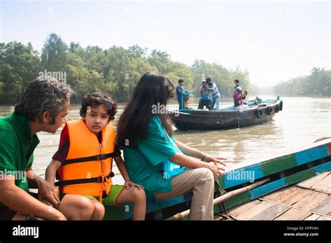 Sundarbans bangladesh hi-res stock photography and images - Alamy