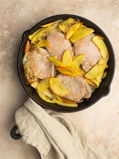 Pork Chops With Apples Cast Iron Skillet Pork Chops