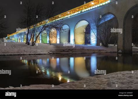 Rostokino Aqueduct Hi Res Stock Photography And Images Alamy