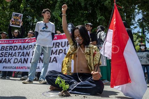 Aksi Peringatan Hari Anti Tambang Di Palu Antara Foto