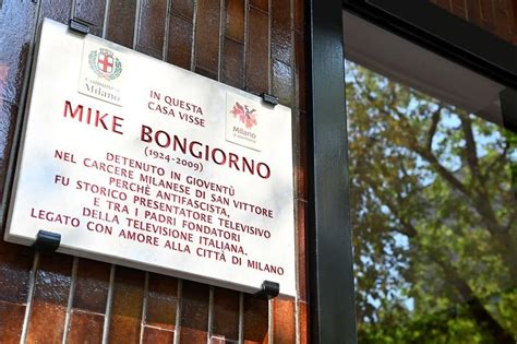 Scoperta Targa Davanti Casa Di Mike Bongiorno Gazzetta Di Milano