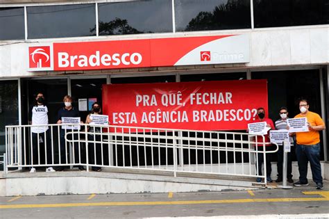 Sindicato Protesta Contra Fechamento Da Ag Ncia Rui Barbosa Do Bradesco