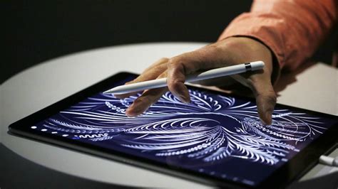 iPad Pro nous avons testé la tablette géante d Apple TF1 INFO