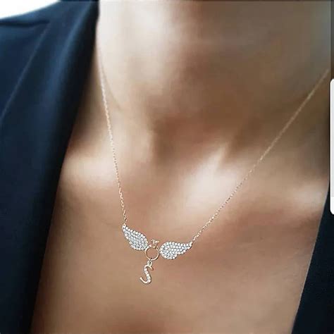 VIP FASHION 2019 Diskon Besar Kalung Sederhana Trendi Warna Emas Cantik