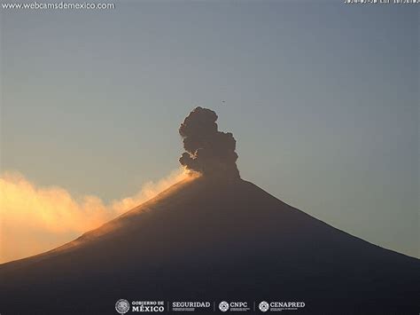 Chilango Volcán Popocatépetl Lanza Impresionante Fumarola Fotos