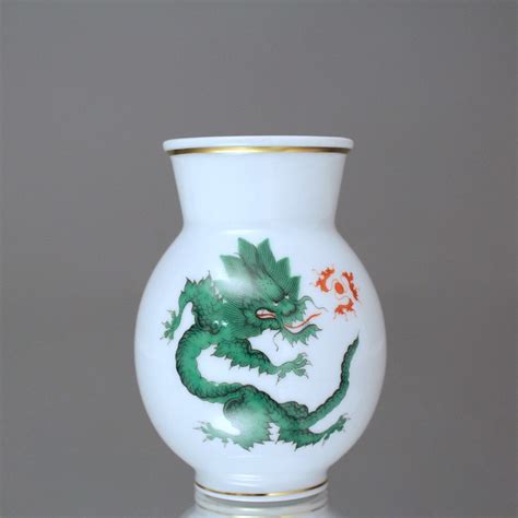 Meissen Vase Mit Mingdrache In Gr N Drachen Goldrand Koralle